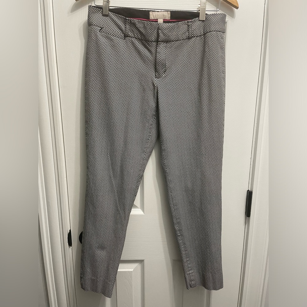 Banana Republic Womens Ankle Pants Sloan Fit Black and White Chevron Size 6